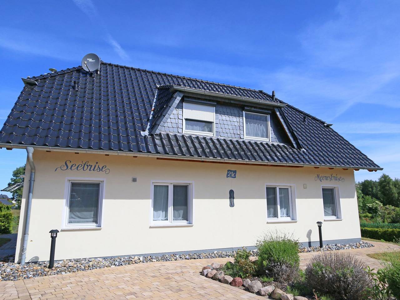 Ganze Ferienwohnung, Mr: Doppelhaushälfte Meeresbrise mit Terrasse und Fasssauna in Gager, Mönchgut