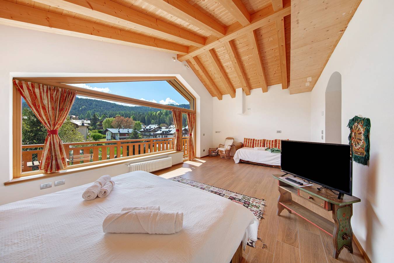 Habitación '5- Affittacamere Nene Mansarda' con vistas a las montañas, terraza compartida y Wi-Fi in Pieve di Cadore, Dolomitas Orientales
