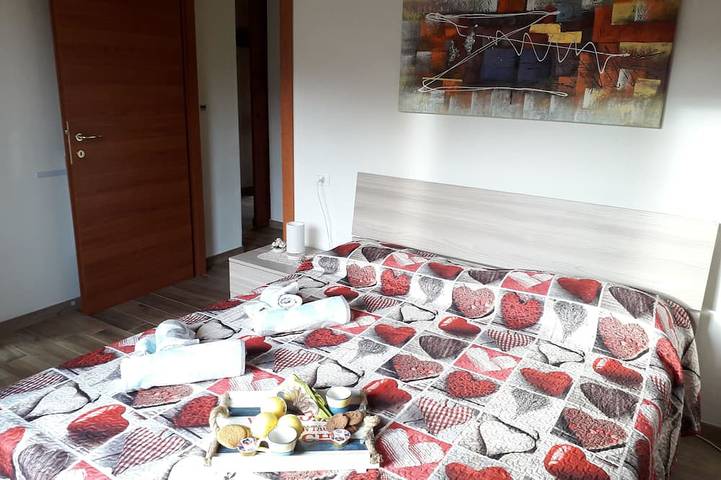 Entire apartment, Apartment between lemon and olive trees with sea view Citra code in La Spezia (City), La Spezia