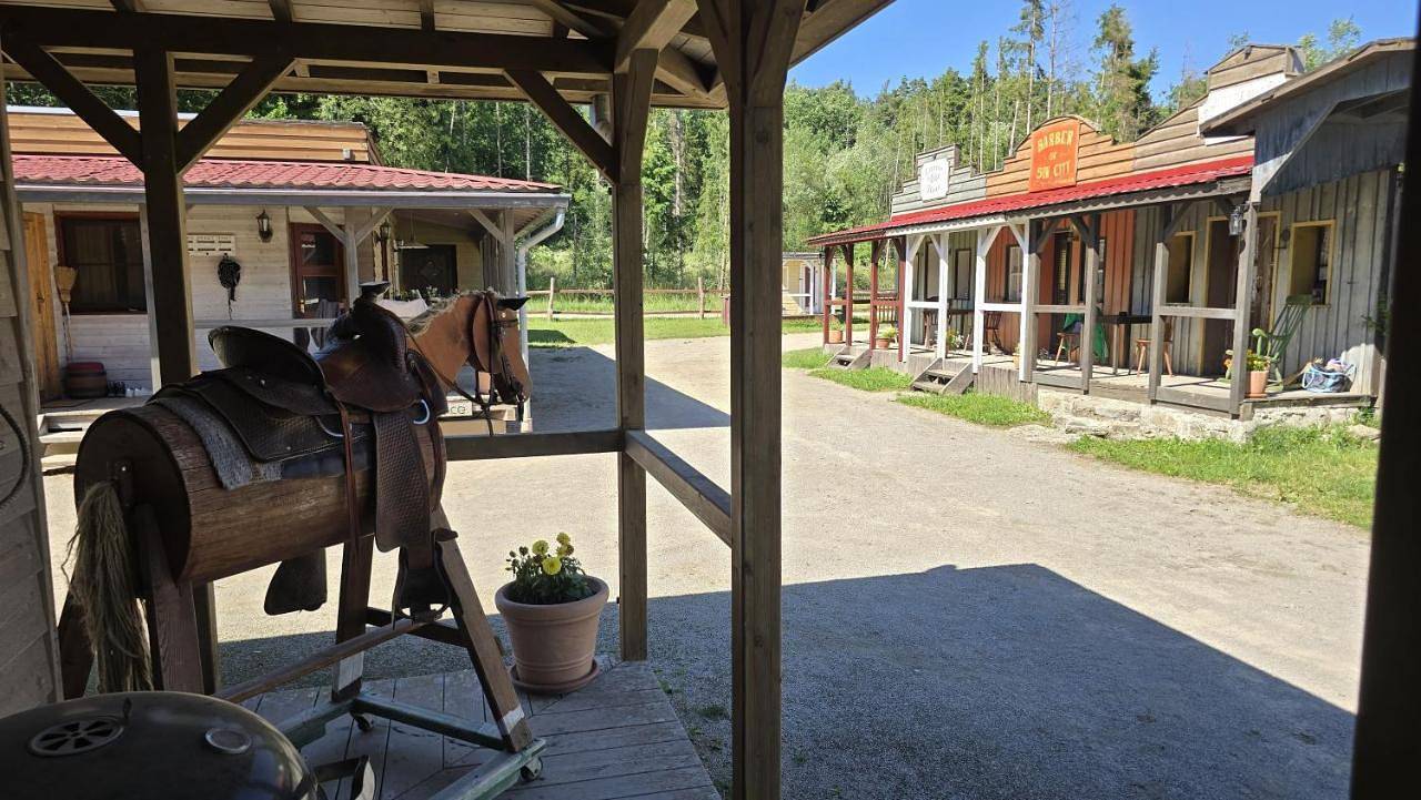 Ganze Wohnung, Old West Ranch " Cowboy Feeling & Ranchurlaub" in Windelsbach, Romantische Straße