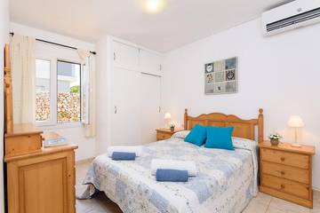 Villa pour 6 Personnes dans Cala Blanca, Ciutadella, Photo 1