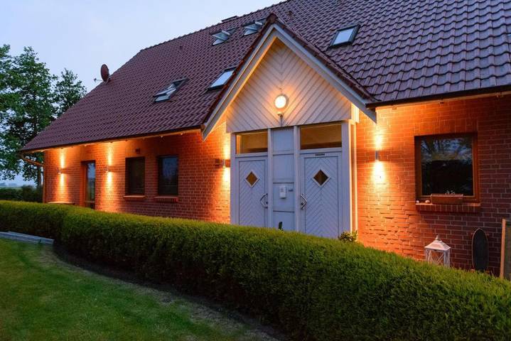 Ferienwohnung für 4 Personen, mit Balkon und Terrasse sowie Garten und Ausblick in Minsen