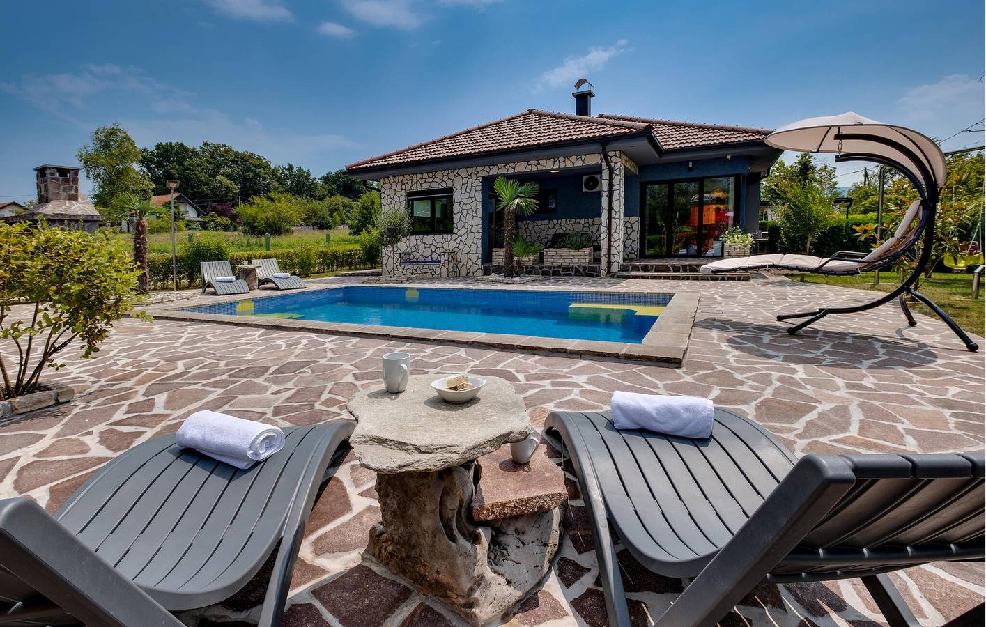 Charmante 2-Zimmer-Wohnung mit Pool und Grillplatz in der Nähe des Flusses Krapina in Zagreb und Umgebung