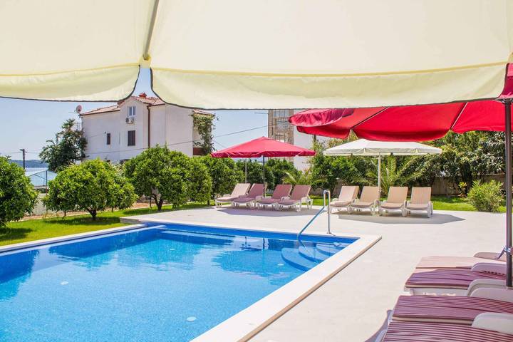 Ferienwohnung für 4 Personen, mit Garten, mit Haustier in Trogir - 2