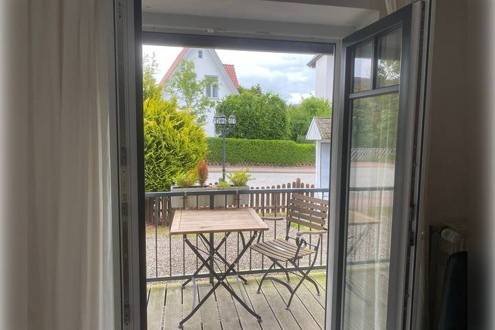 Ganze Wohnung, Helle 2-Zimmer-Ferienwohnung mit Balkon - strandnah in Dahme in Dahme, Ostholstein