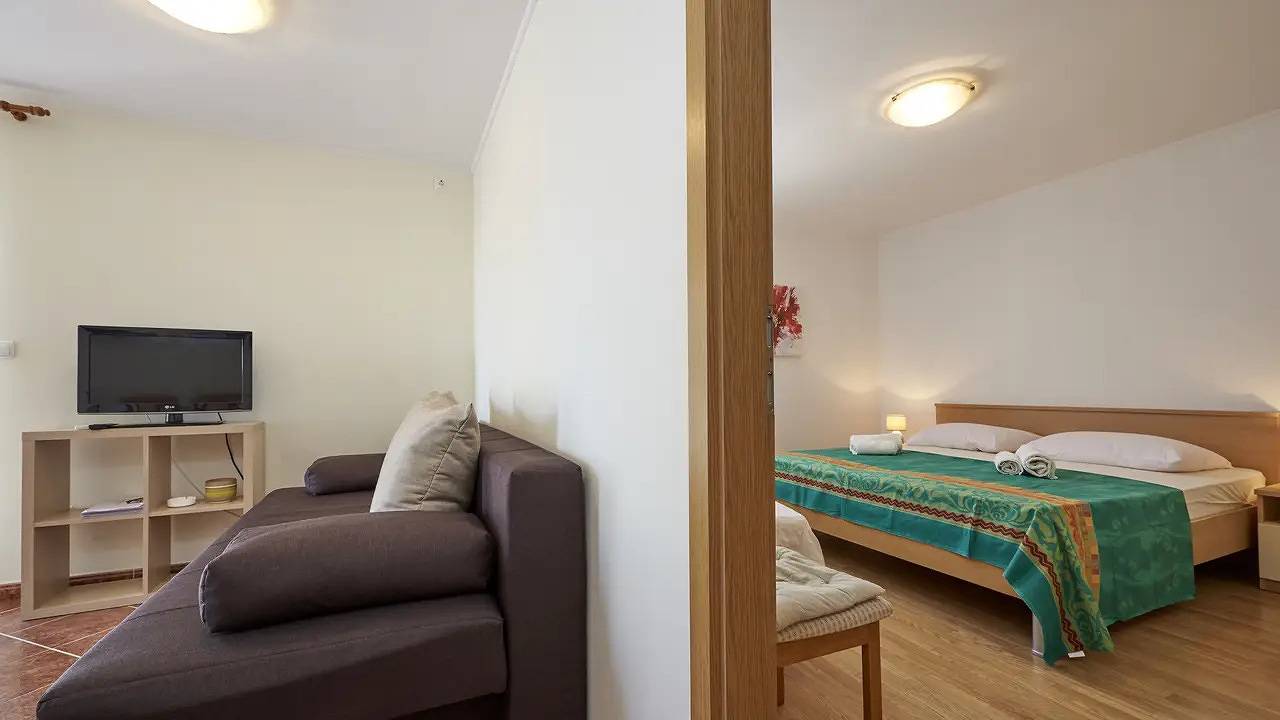 Ganze Ferienwohnung, Ferienwohnung für 4 Personen (40 m²) in Slatine in Slatine, Ciovo