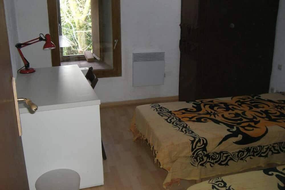 Apartamento entero, \"In situ\" House on bonita plaza provenzal in Noves, Region de Arles