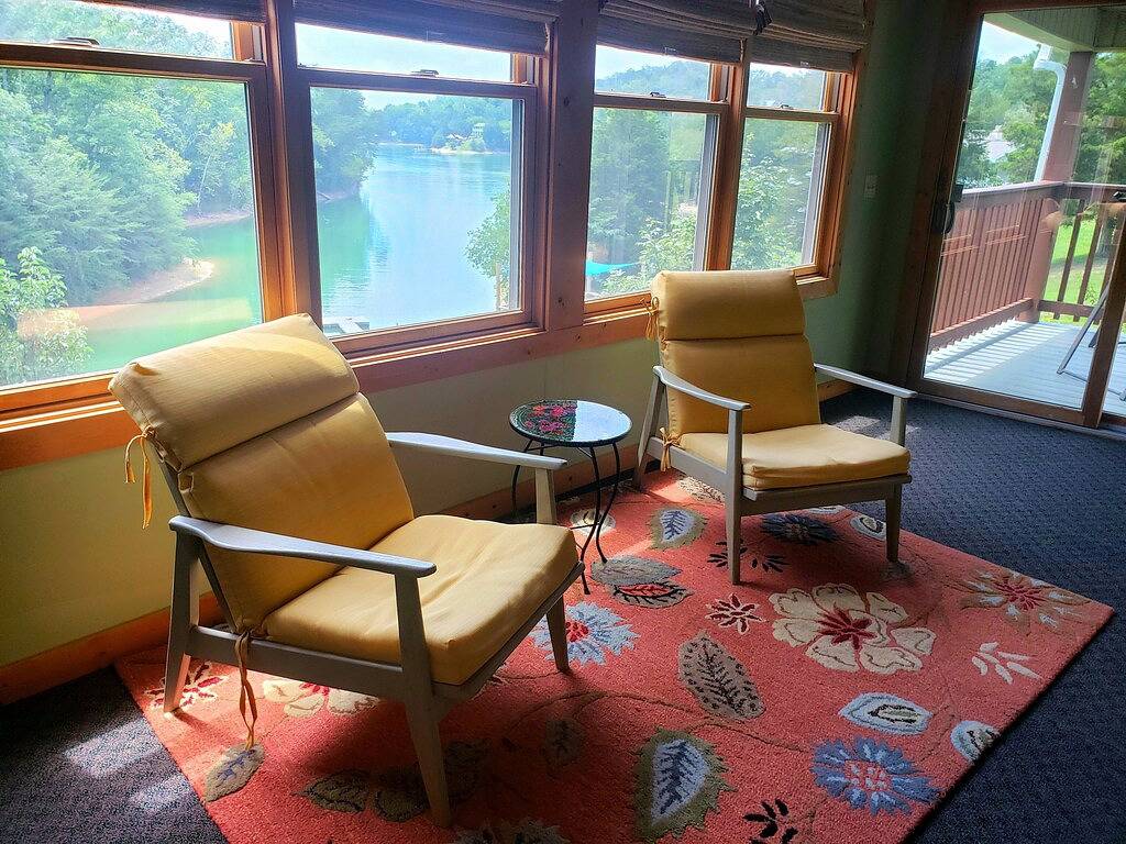 Lake Front Log Cabin in der Nähe von Smoky Mtns, Sehenswürdigkeiten und Quiet Cove Private Dock in Douglas Lake