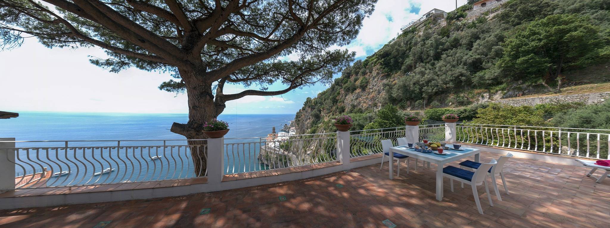 Ganze Wohnung, Haus mit Zitronenhain und Meerblick in Atrani in Castiglione, Amalfiküste