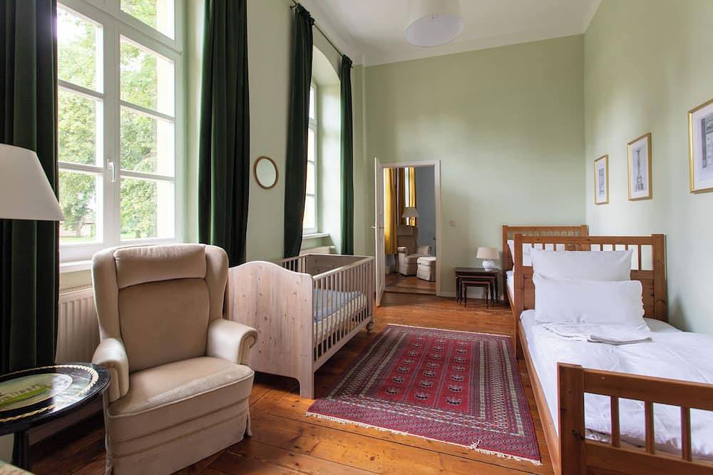 Apartamento entero, Romantic living in the manor house in the middle of Gut Mahndorf park in Halberstadt, Magdeburg Börde