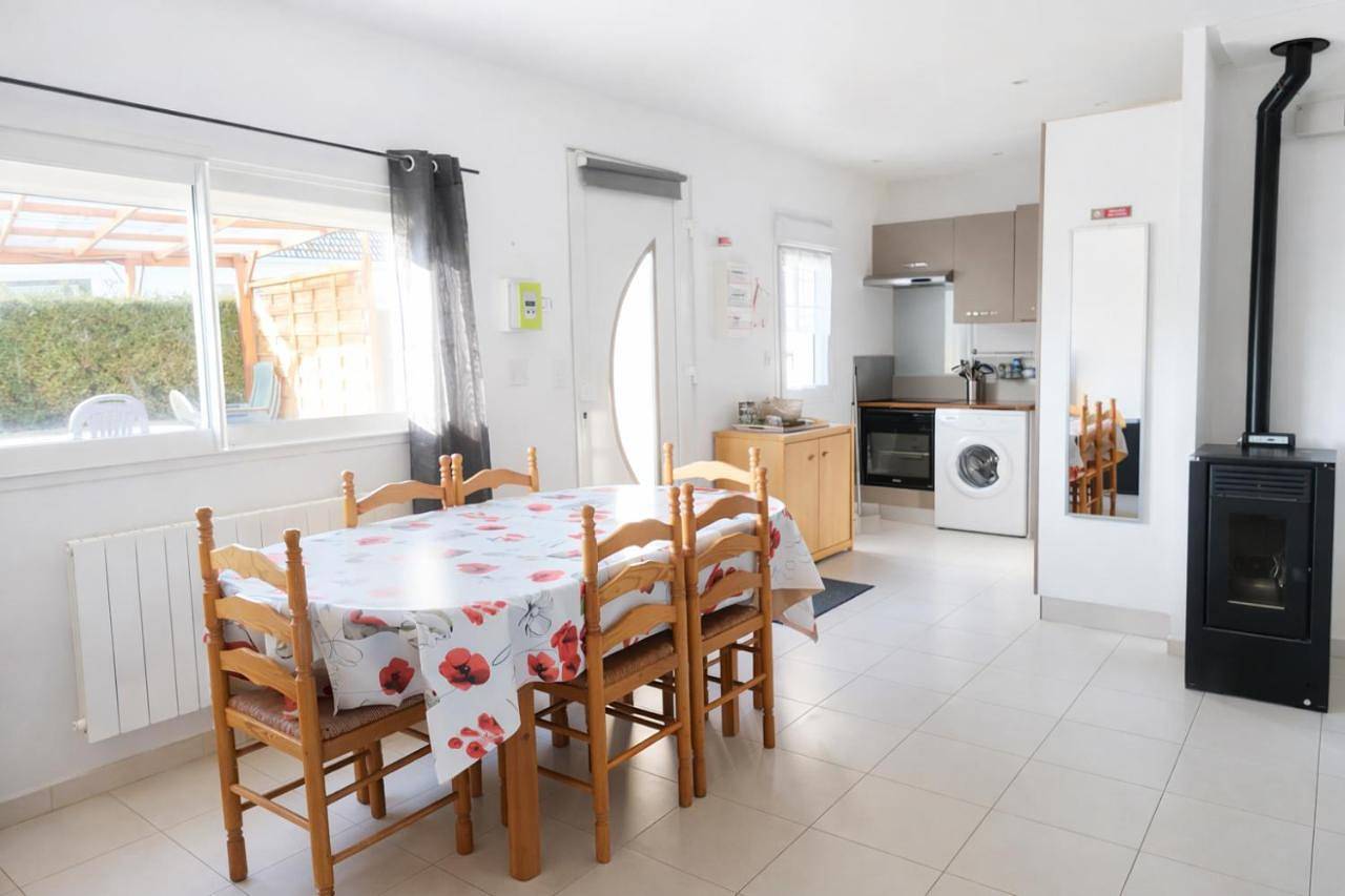 Two-Bedroom House in Hermanville-sur-Mer, Région de Caen
