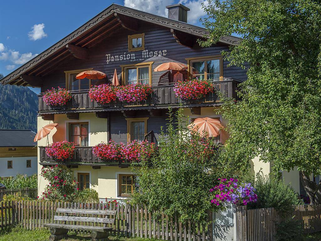 Doppelzimmer mit Sofa und  mit Dusche, Wc in Rauris, Ski Amadé