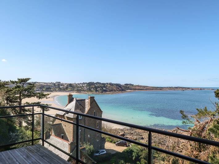 Location de vacances pour 8 personnes, avec terrasse et jardin dans Plage Trestraou - 2