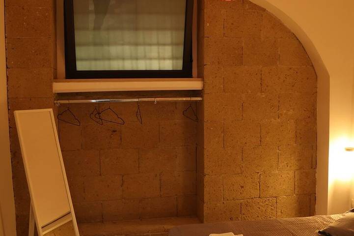 Entire apartment, Cimabue Cave Holiday House Caserta a stone's throw from the Royal Palace in Caserta, Caserta Province