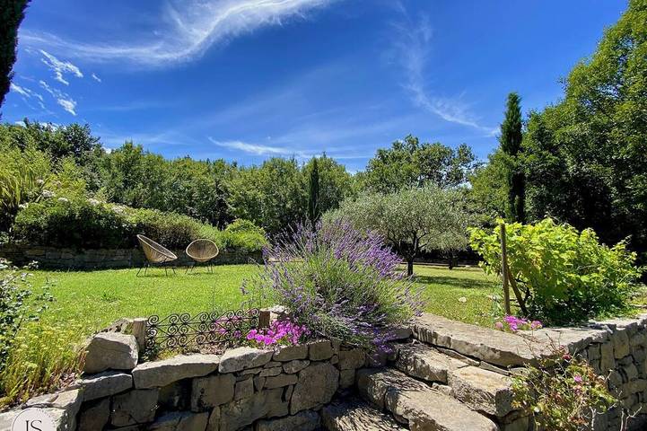Villa Jardin Sud Maison de charme, piscine privée et jardin méditerranéen in Les Vans, Parc naturel régional des Monts d'Ardèche