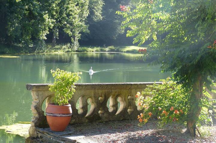 Location de vacances pour 8 personnes, avec jardin à La Rouquette (Aveyron)