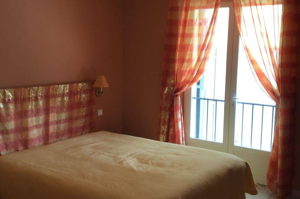 Just 10 minutes from the Gorges du Verdon! Beautiful and spacious villa with swimming pool  in Régusse, Región Brignoles