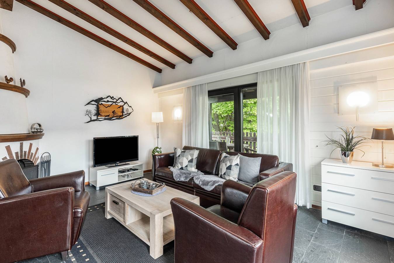 Ganze Wohnung, Ferienwohnung 'Schanze 20' mit Bergblick, Gemeinschaftsterrasse und Wi-Fi in Schanze, Schmallenberg