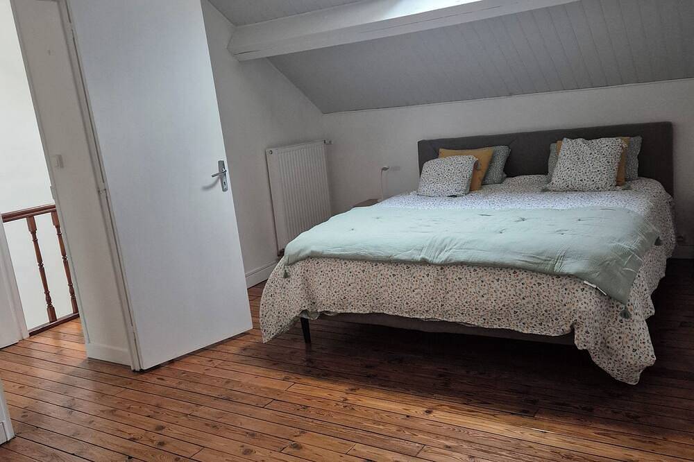Appartement entier, Appartement-cosy-nature tres proche-centre-ville proche-au calme in Cambrai, Département Nord