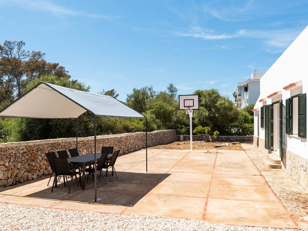 Villa familiale à Cala Blanca avec piscine privée et climatisation in Cala Blanca, Ciutadella