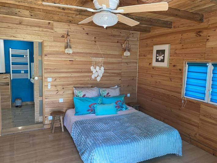 Chambre d’hôte pour 2 personnes, avec Terrasse ainsi que Jardin et Vue à Putot-en-Auge