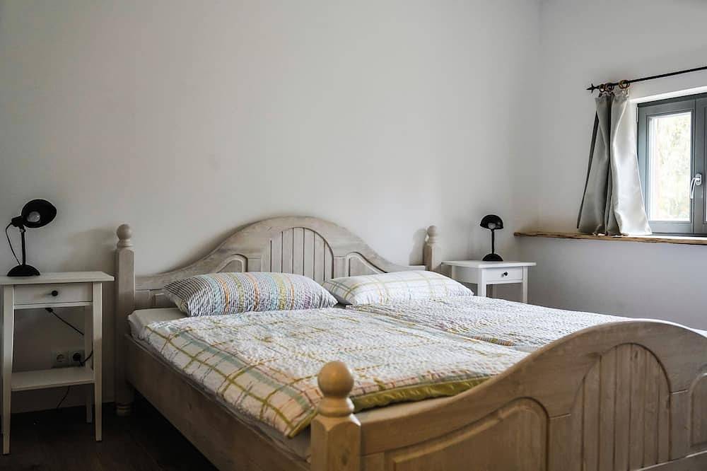Ganze Wohnung, Große Wohnung mit zwei Schlafzimmern in Warnkenhagen, Kalkhorst