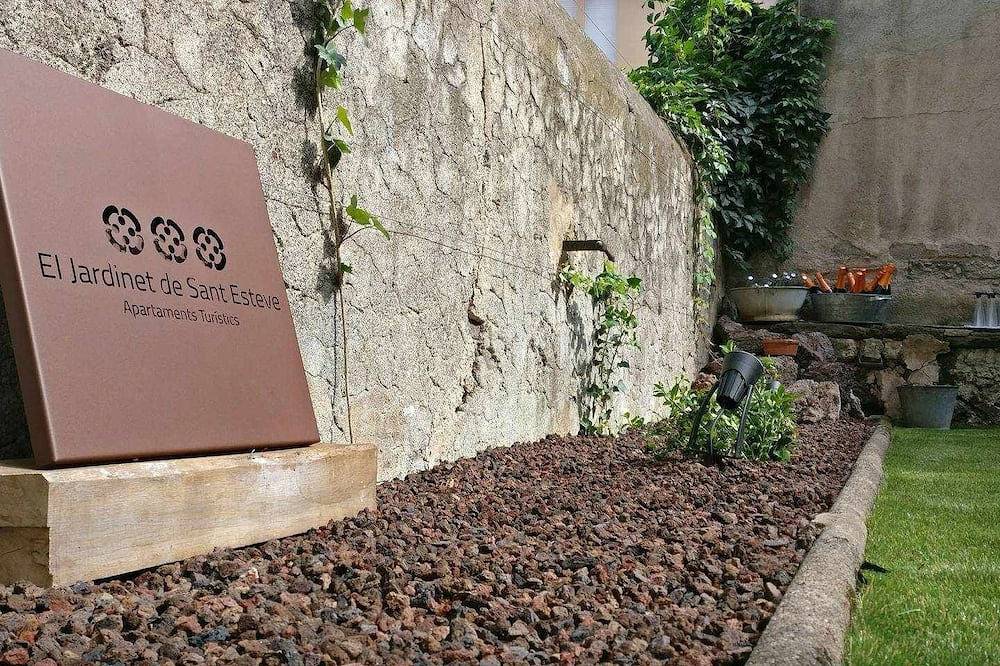 Apartamento entero, El Campaner, con acceso a piscina interior in Olot, Parc Natural de Zona Volcànica de la Garrotxa