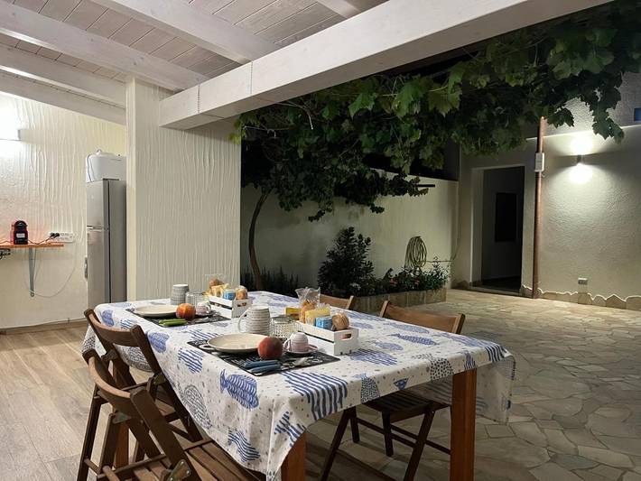 Chambre d’hôte pour 2 personnes, avec Balcon ainsi que Terrasse et Jardin à San Sperate