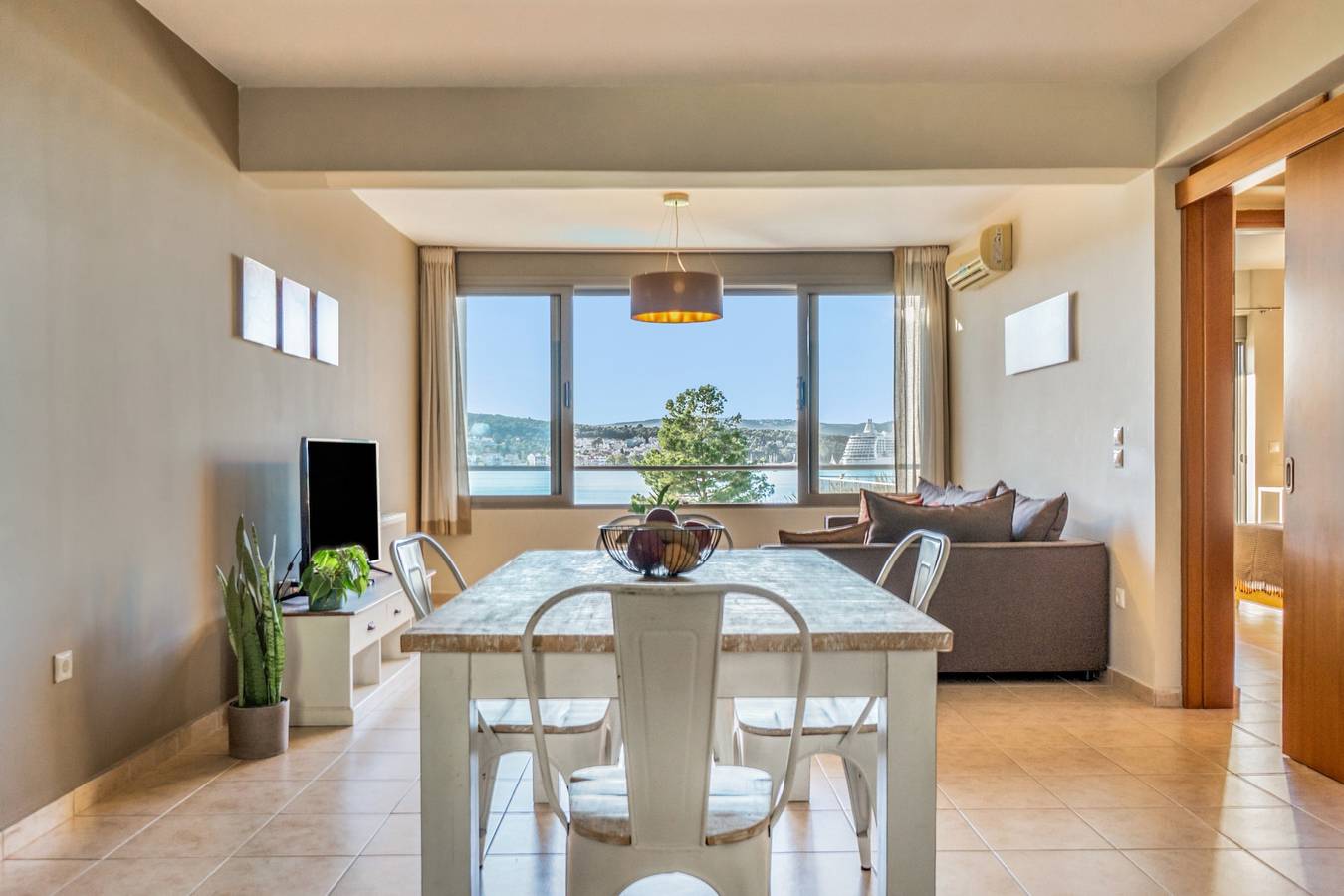 Apartamento entero, Gliving365 Apartamento con una gran vista a la ciudad. in Cefalonia