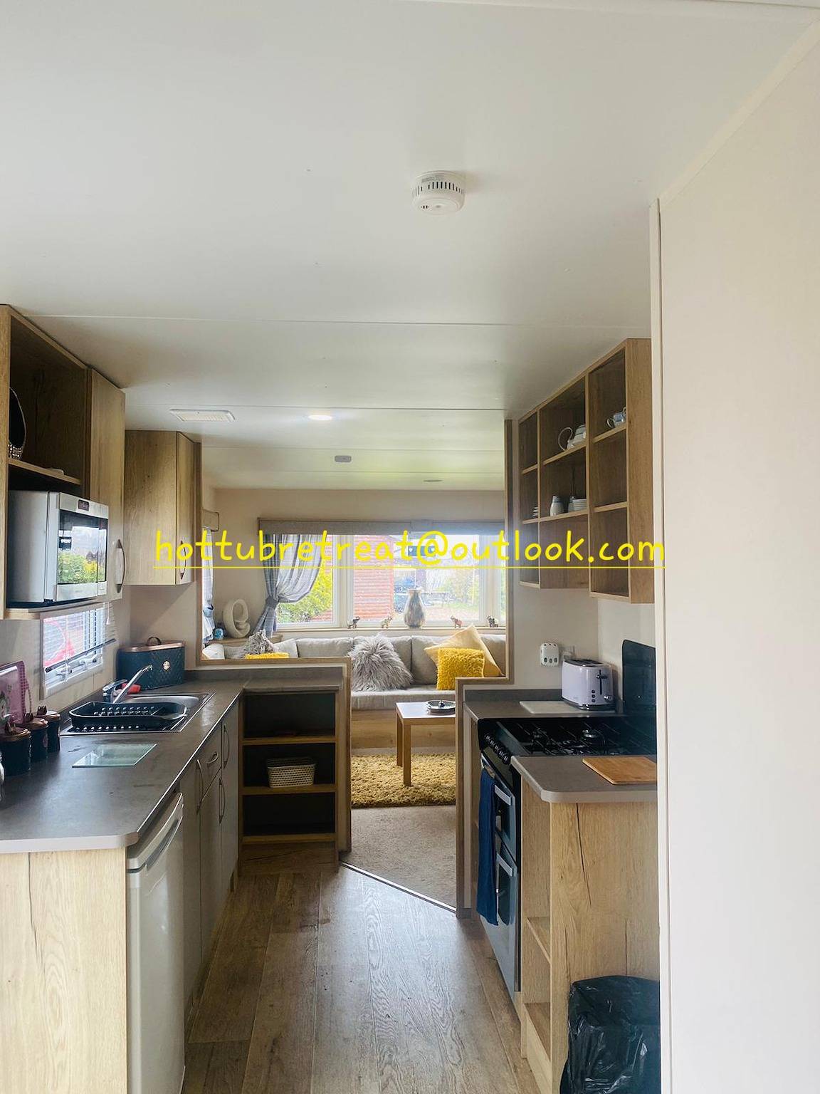 Cosy hottub caravan Retreat in Lincolnshire in Tattershall, Lincolnshire