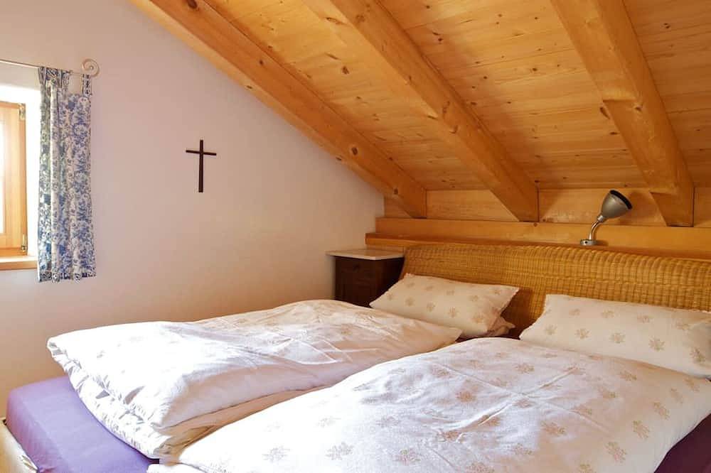 Ganze Wohnung, Ferienwohnung am Waldrand für 4 Personen mit Balkon, 50 m² in Edling, Landkreis Rosenheim