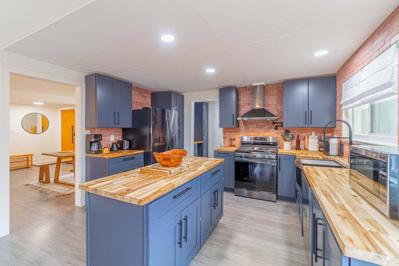 Cozy Family Haven in Sparks - Pet Friendly - Fenced Yard in Sparks, Nevada