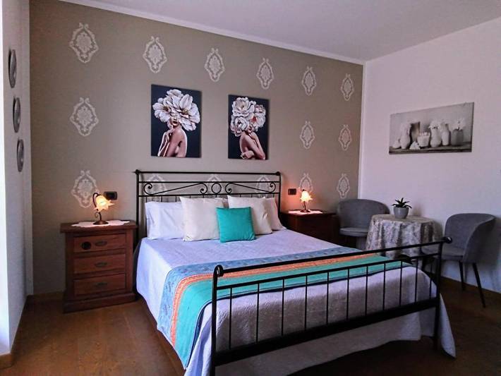 Ferienhaus für 2 Personen, mit Garten und Ausblick sowie Terrasse und Pool in Costermano