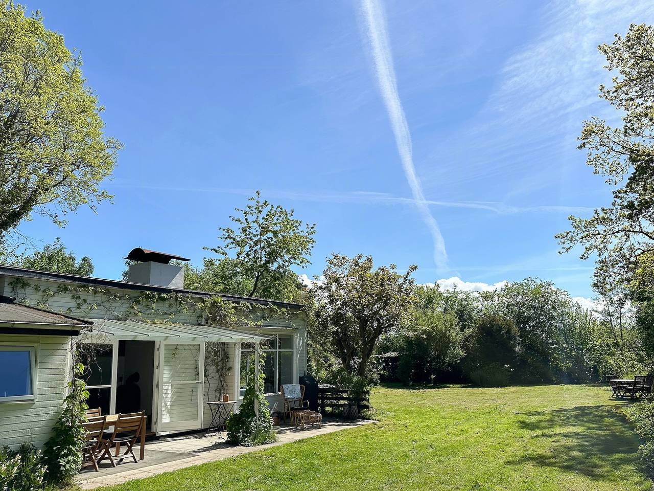 Architektonisches Juwel in Hornbæk in Strandnähe in Dronningmølle, Kattegat Küste