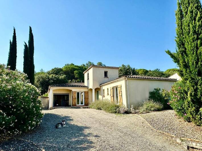 Location de vacances pour 8 personnes, avec piscine ainsi que jardin et vue, animaux acceptés dans Lac de la Cavayère - 2