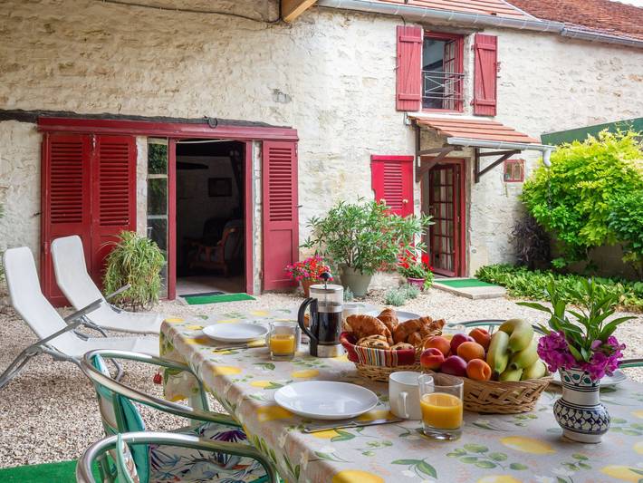 Maison de vacances pour 4 personnes, avec terrasse et vue dans Yonne - 2