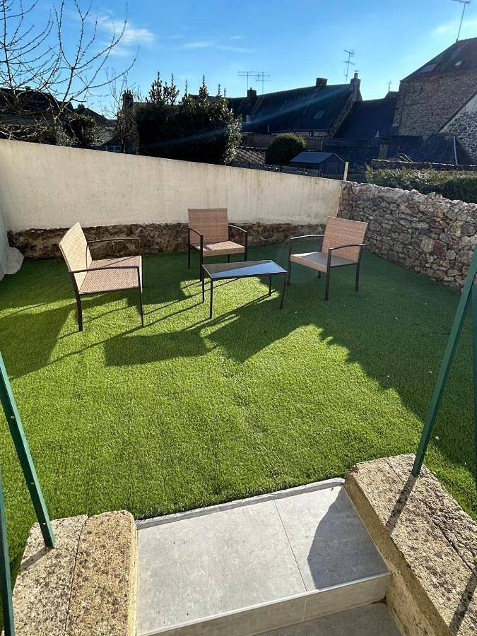Location de vacances pour 4 personnes, avec vue et jardin, animaux acceptés à Le Bourgneuf-la-Forêt - 4