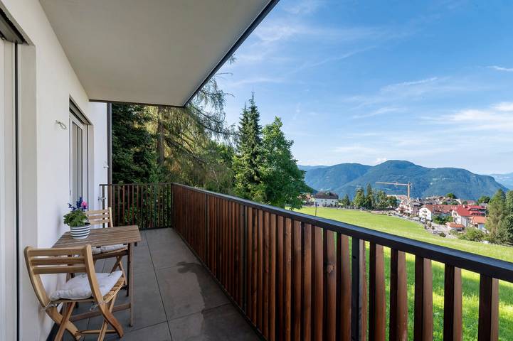 Gîte pour 4 personnes, avec balcon, adapté aux familles dans Soprabolzano