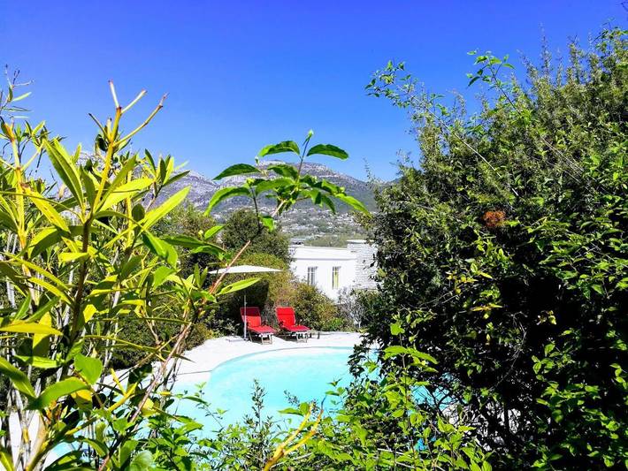 Location de vacances pour 5 personnes, avec vue ainsi que jardin et piscine à La Gaude - 4