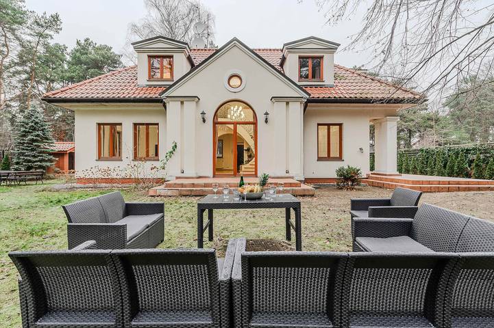 Apartament wakacyjny dla 12 osób, z ogród, Dla rodziny w Wawer