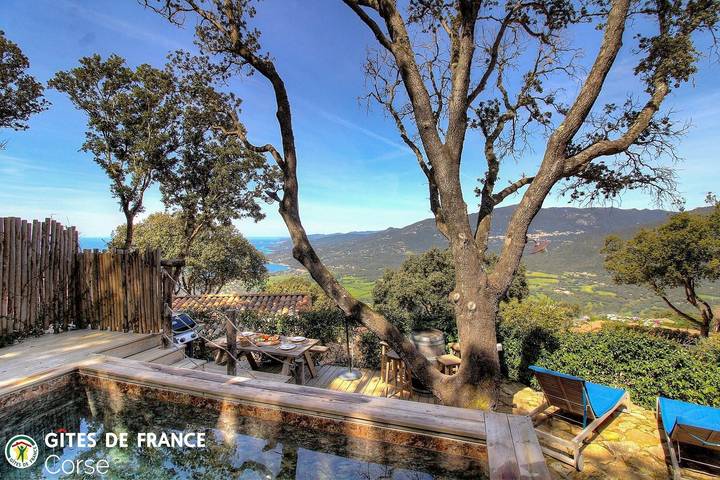 Casa vacanza per 4 persone, con piscina e terrazza nonché giardino in Viggianello (Francia)