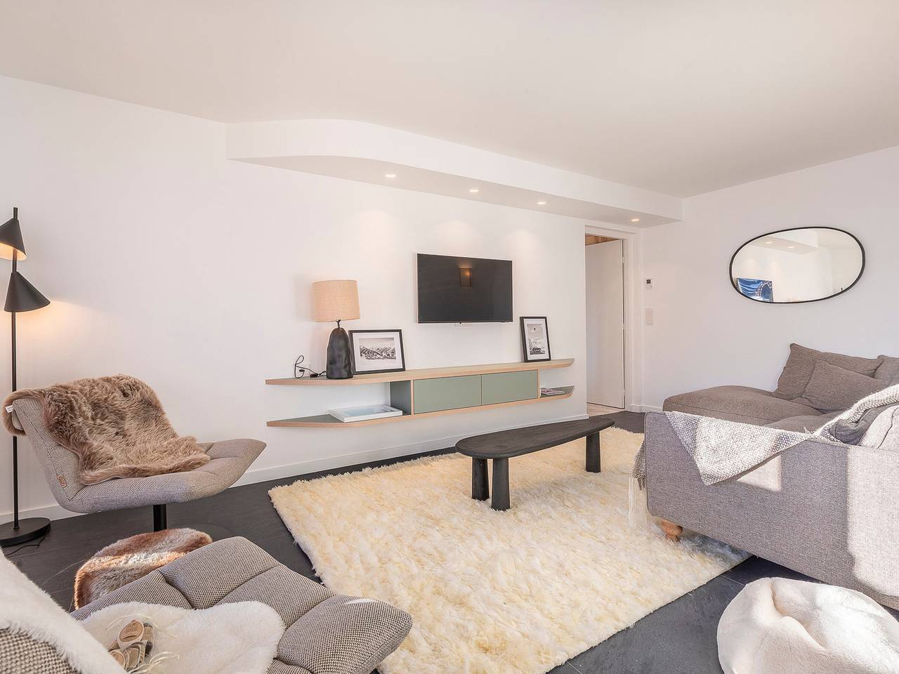 Appartamento intero, Modern Duplex Chalet Apartment for 8 with Ski-in/Ski-out and Stunning Views in Morzine, Les Portes du Soleil
