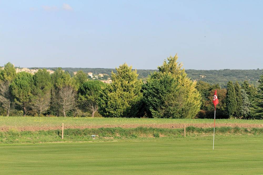 Gite du golf dans un écrin de 30 hectares à 5 mn de la place aux herbes in Uzès, Région de Nîmes