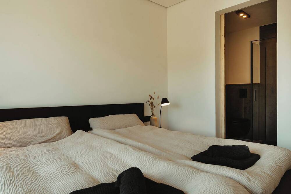 Ganze Wohnung, Großzügige Wohnung für 6 Personen mitten im Südschw. mit großem Außenbereich in Suedlicher Schwarzwald, Zell im Wiesental
