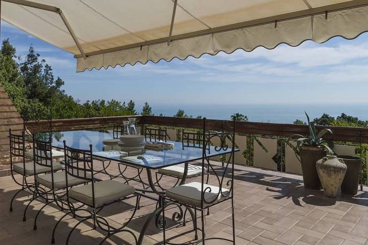 Ferienhaus für 9 Personen, mit Terrasse und Garten in Sirolo