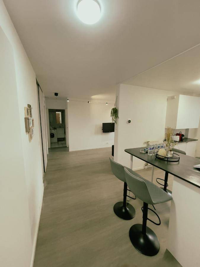 Appartement entier, Three-Bedroom Apartment in Nanterre, Hauts-de-Seine