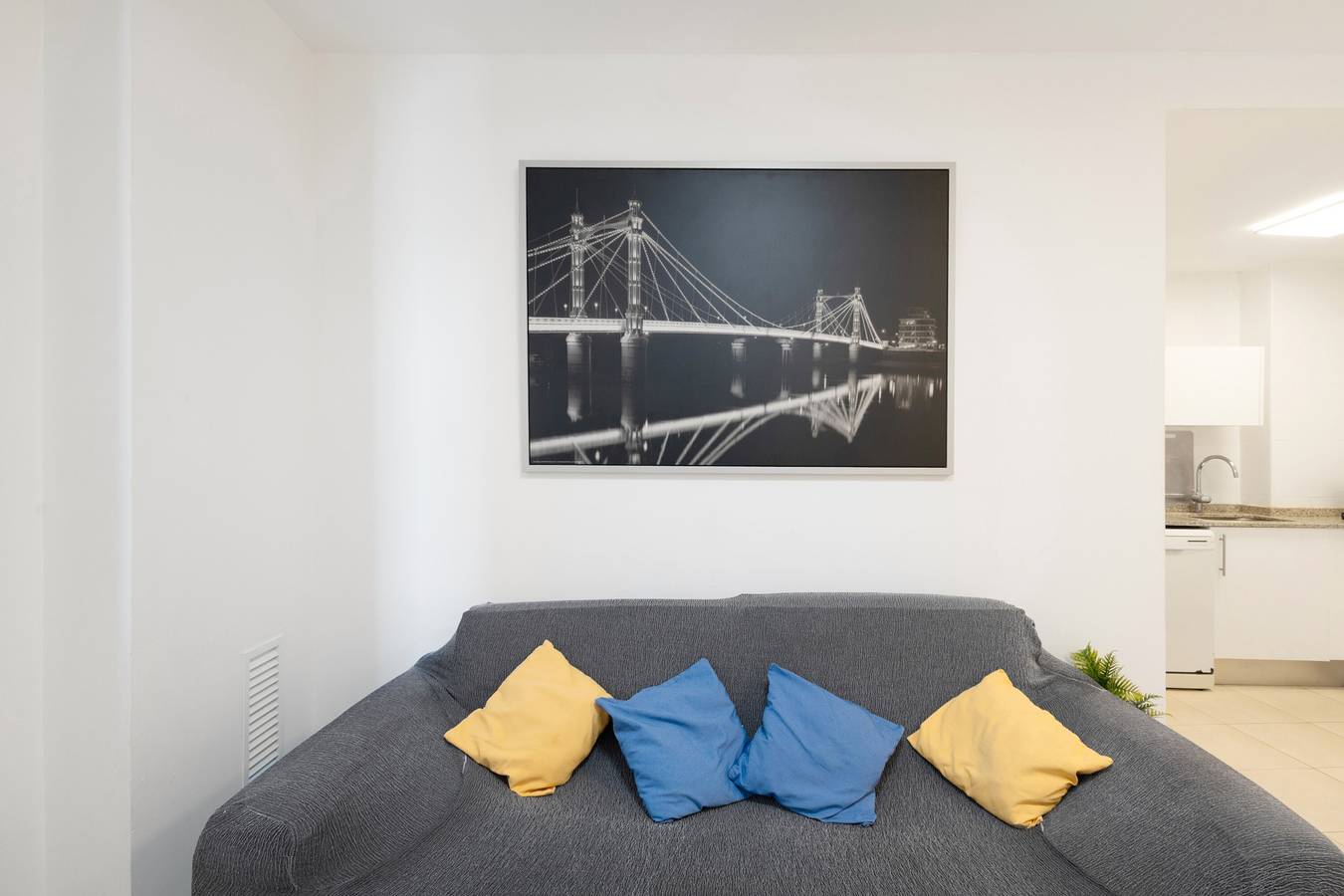 Apartamento entero, Apartamento 'Puig Cardener 1' con Wi-Fi in Manresa, Pla de Bages DO