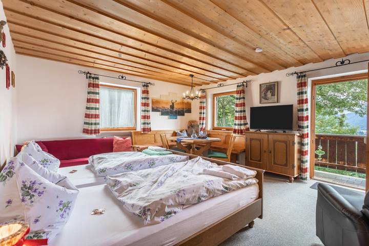 Ferienwohnung für 4 Personen, mit Balkon und Garten sowie Seeblick am Schliersee