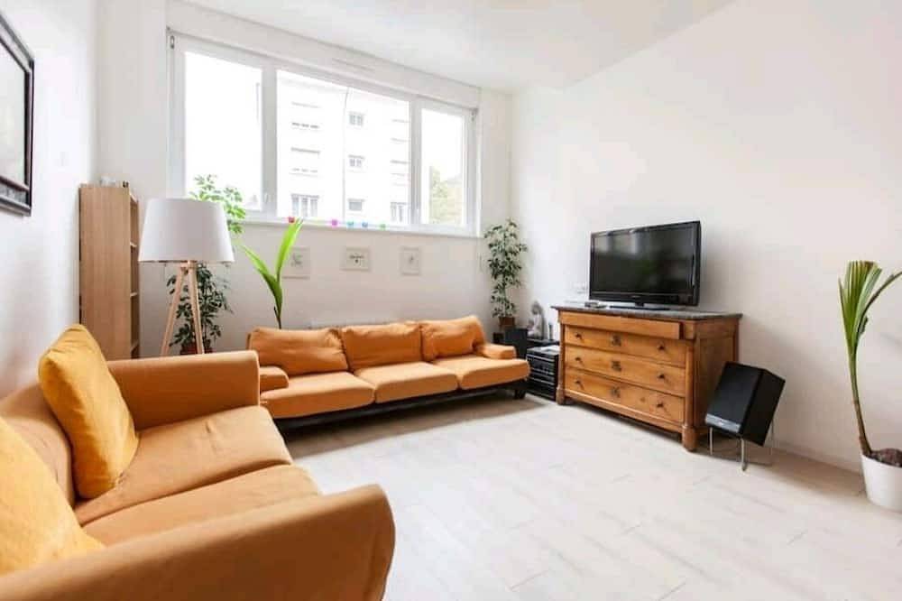 Ganze Wohnung, Cozy 3-Bedroom Orangerie Apartment, 5 Minutes from Orangerie Park in Straßburg, Region Straßburg
