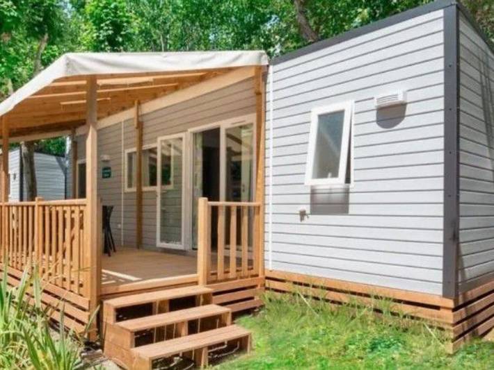 Camping pour 6 personnes, avec piscine et terrasse à Brem-sur-Mer